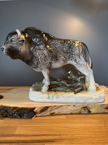 Porzellanfigur wisent - wisent, •