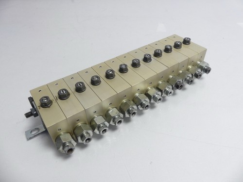 Schmierstoffverteiler 12x