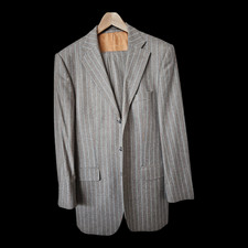 ERMENEGILDO ZEGNA - erstklassiger Italienischer Anzug, grau mit dezenten hellen 