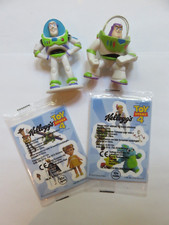 TOY STORY - 2 x Buzz Lightyear Figuren - Kunststoff -  7 cm /6 cm PLUS Stickers