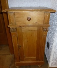 Altes Bauern Nachtkästchen aus Massiv - Holz ( B 45 / T 33 / H 78 cm )