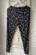 Love to Lounge Damen Viskose Stretch Jersey-Hose Schwarz mit Blumen/Rosen -Gr. S