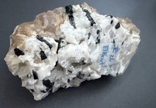 Elbait mit Quarz und Feldspat