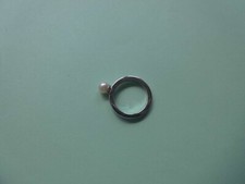 süßer zierlicher Ring mit Perle, TCM, Innenmaß 1,9 cm, neu