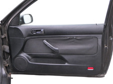 VW Golf 4 2/3-Türer Türverkleidung Verkleidung Tür vorne rechts schwarz