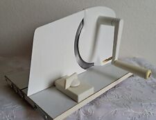 klappbare Brotschneidemaschine, manuell mit Handkurbel von SCHULTE