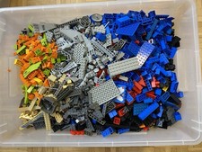 11.1 KG bunte gewaschene Legosteine + Kiste