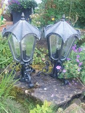 2 Aussenlampen vom SCHMIEDEMEISTER  70 cm hoch. sehr g.Zustand  250,00 Euro 