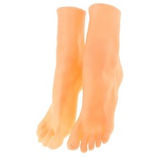 1 paar weibliche füße