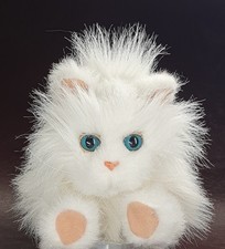 hasbro furreal friends, interakt. plüschkatze, weiß, blaue augen, 22 cm