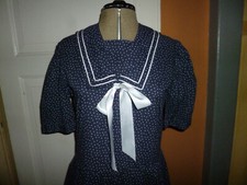 Laura  Ashley Kleid mit tiefer