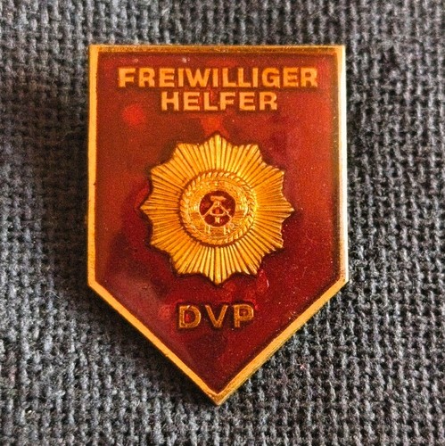 Abzeichen ddr freiwilliger - ddr:,