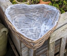NEU ! Pflanzkorb Herz 31 cm aus Rattan-Weide-kein Kunststoff! Blumen Garten Grab