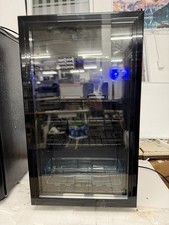 Mini Kühlschrank Getränkekühlschrank mit Glastür und Regalen 93L