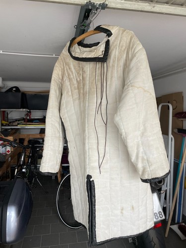 Gambeson gefüttert