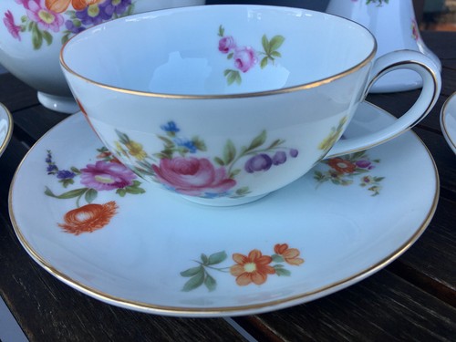 Eine mehr kaffeetasse mit - eine/mehr,