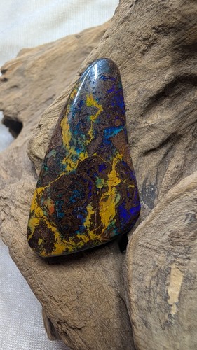 Koroit boulder opal - koroit, anders