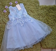 Festliches Kleid. Neu Mit