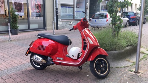 Vespa gts 300 hpe - vespa,