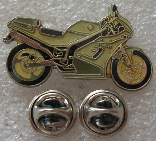 Pin badge muz replica silver - badge,