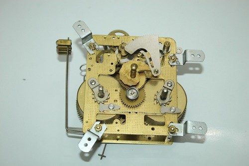 E80 altes wanduhr mechanisches - e80/altes,