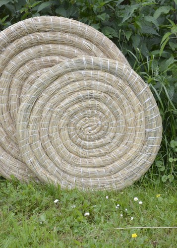 Traditionelle strohscheibe - traditionelle,