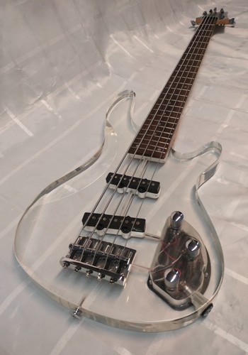 Taurus string bass - 5, e-bass