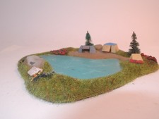 ++ B6784 Spur N Busch 8052 Badesee mit Campingplatz mit 3 Zelten ca. 15,5x12,5cm