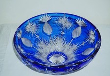 Czech Art Glass, Bohemia, reich geschliffene Schale, blauer Überfang, Ø 27,4 cm