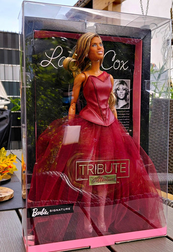 Mattel barbie signature - mattel,