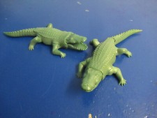 3841  2x Grosses Krokodil