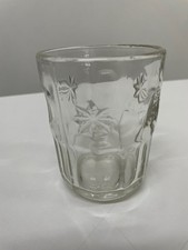 Antikes Glas mit Sternmotiv
