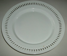 KPM Berlin Teller mit Durchbrucharbeit - 23,5 cm Durchmesser - aus Nachlass