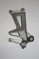 Fußrastenanlage Fußraste hinten rechts Triumph Sprint ST 955 i 02-04 (Lager8-25)