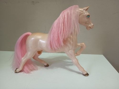 She swift wind horse - swift,