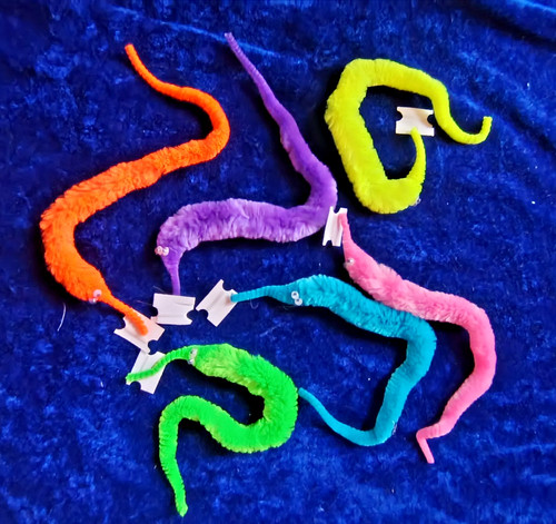 Minkaklecks wurm am faden - ,