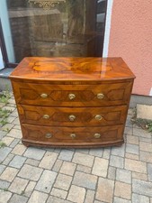 Barockkommode in Nussbaum
