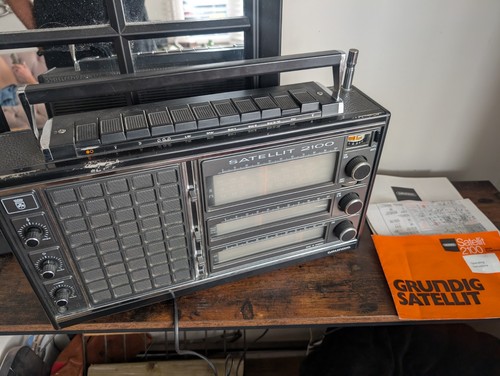 Vintage grundig satellit 2100 - grundig,