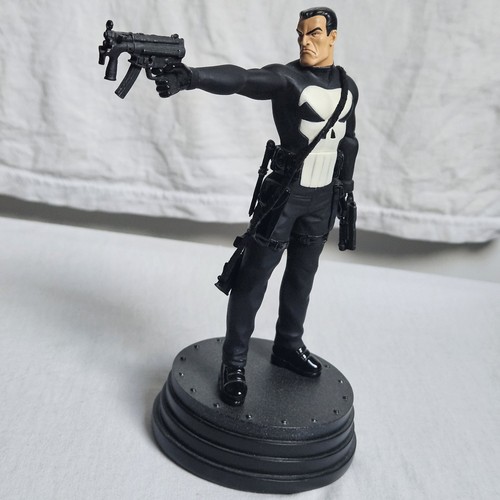 The punisher mini statue - punisher,