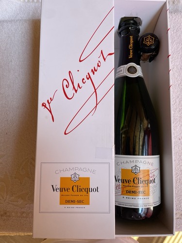 Leere flasche veuve - leere,