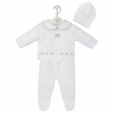 NEUGEBORENES BABY MÄDCHEN