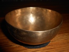 alte tibetische kleine Lingam klangschale, extrem fein und dünn ausgearbeitet