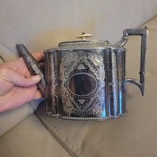 Alte Teekanne versilbert''