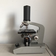 Will Mikroskop mit 2 Objektive