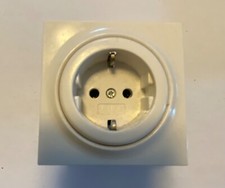 Steckdose Gira, Serie Trias in reinweiß