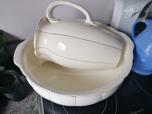Antike waschschüssel mit krug - antike,