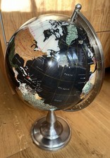 Stattlicher Tisch Globus