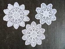 Dekorativ  3 St.  Tisch-Deckchen hübscher Häkellook rund D: 18 +19 + 20 cm weiß