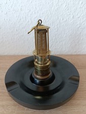 Schwarzer Aschenbecher aus Kohlekeramik mit Feuerzeug ca. 1950