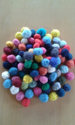 Filz kugeln noppen 100 - filz-kugeln,,